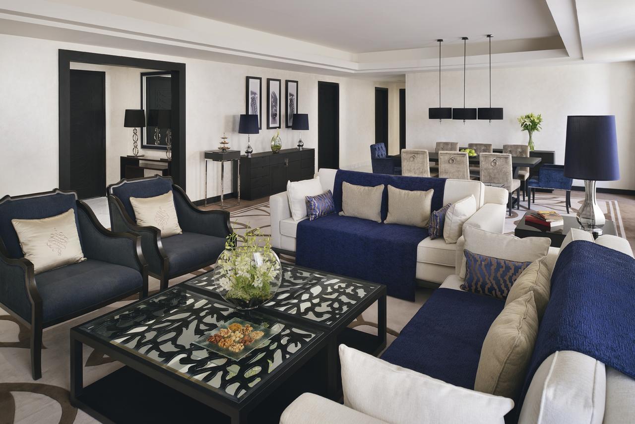 보코 리야드 호텔 외부 사진 A suite at the Jumeirah Emirates Towers Hotel