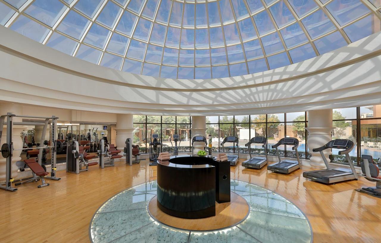 보코 리야드 호텔 외부 사진 The gym at the Four Seasons Hotel, Cairo